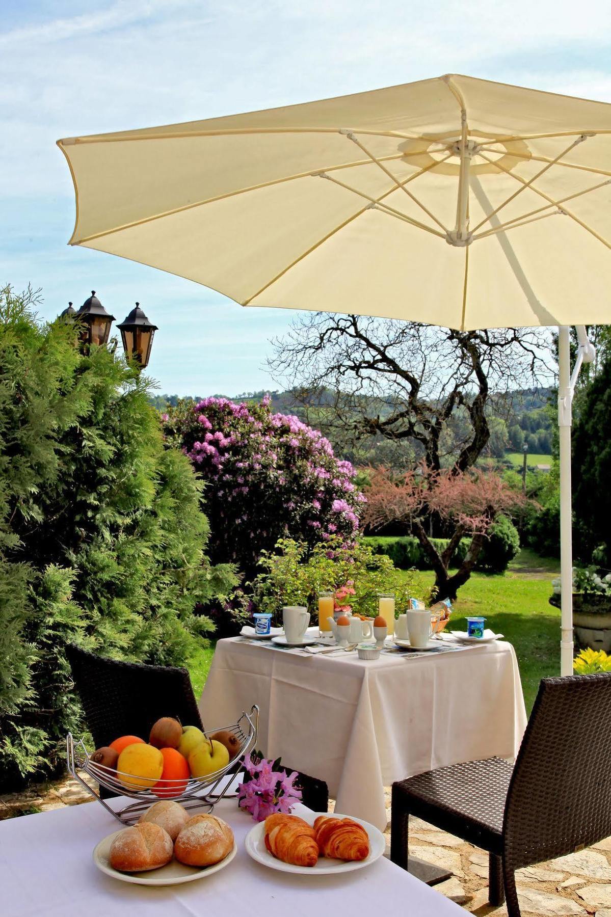 Hotel Restaurant La Verperie Sarlat Esterno foto