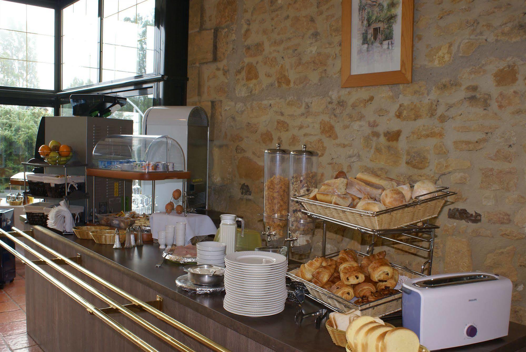 Hotel Restaurant La Verperie Sarlat Esterno foto