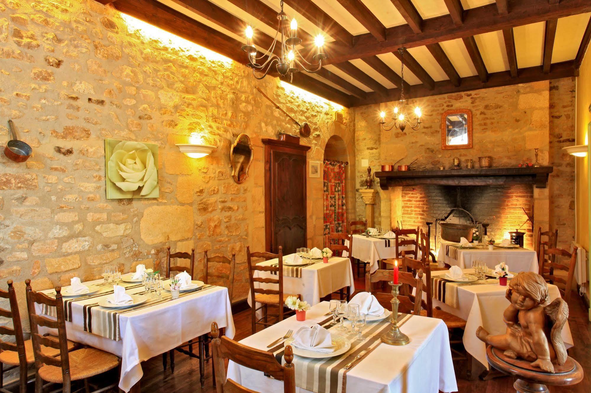 Hotel Restaurant La Verperie Sarlat Esterno foto